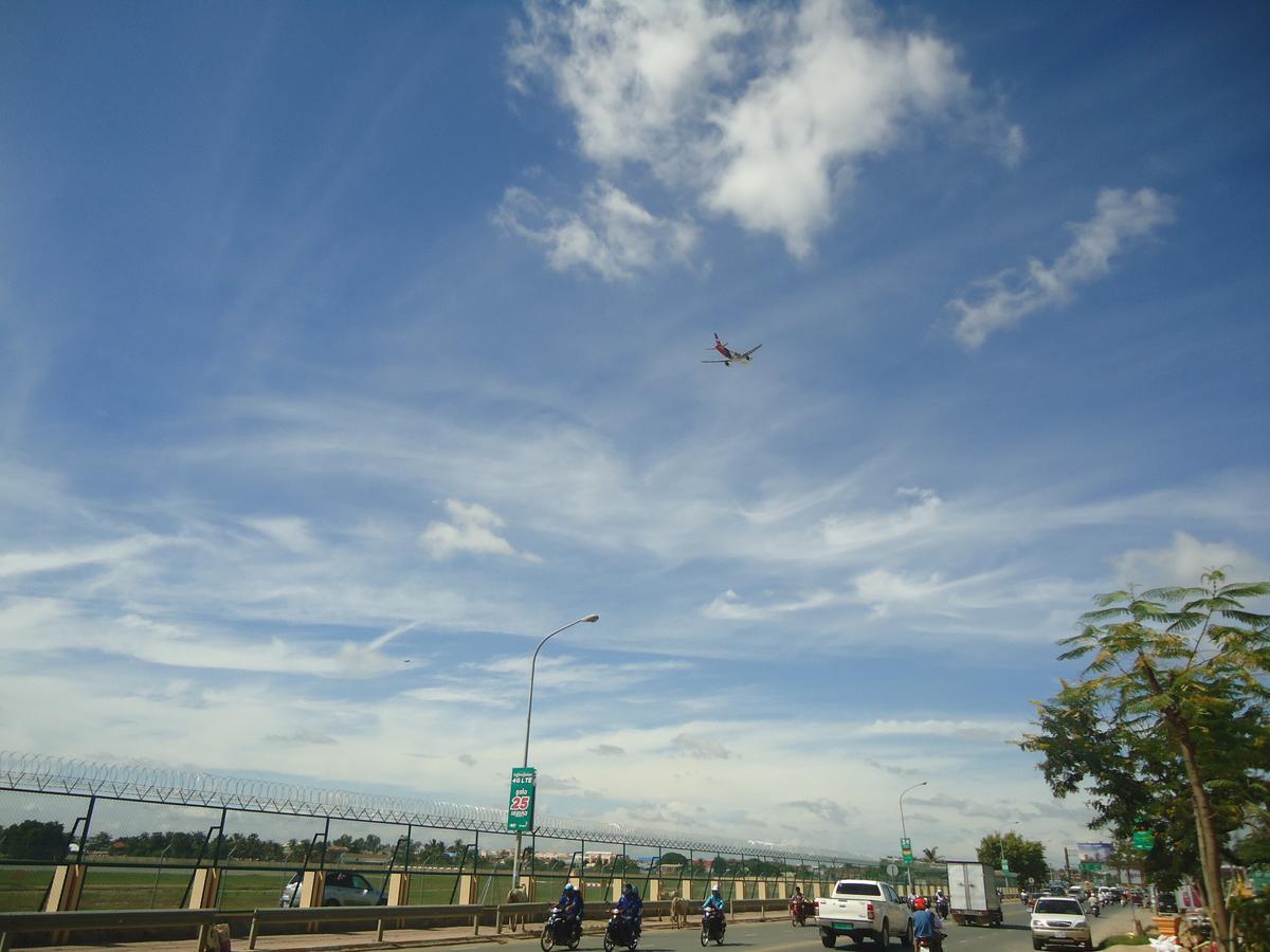 Golden Apple Hotel - Airport Phnom Penh Luaran gambar