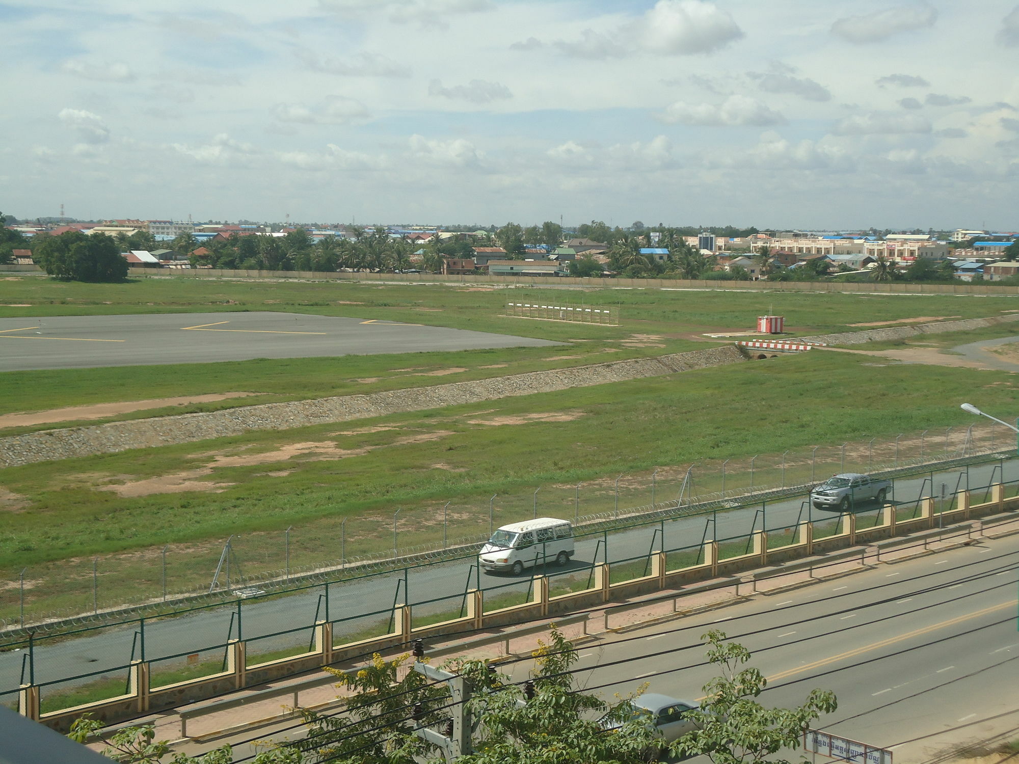Golden Apple Hotel - Airport Phnom Penh Luaran gambar